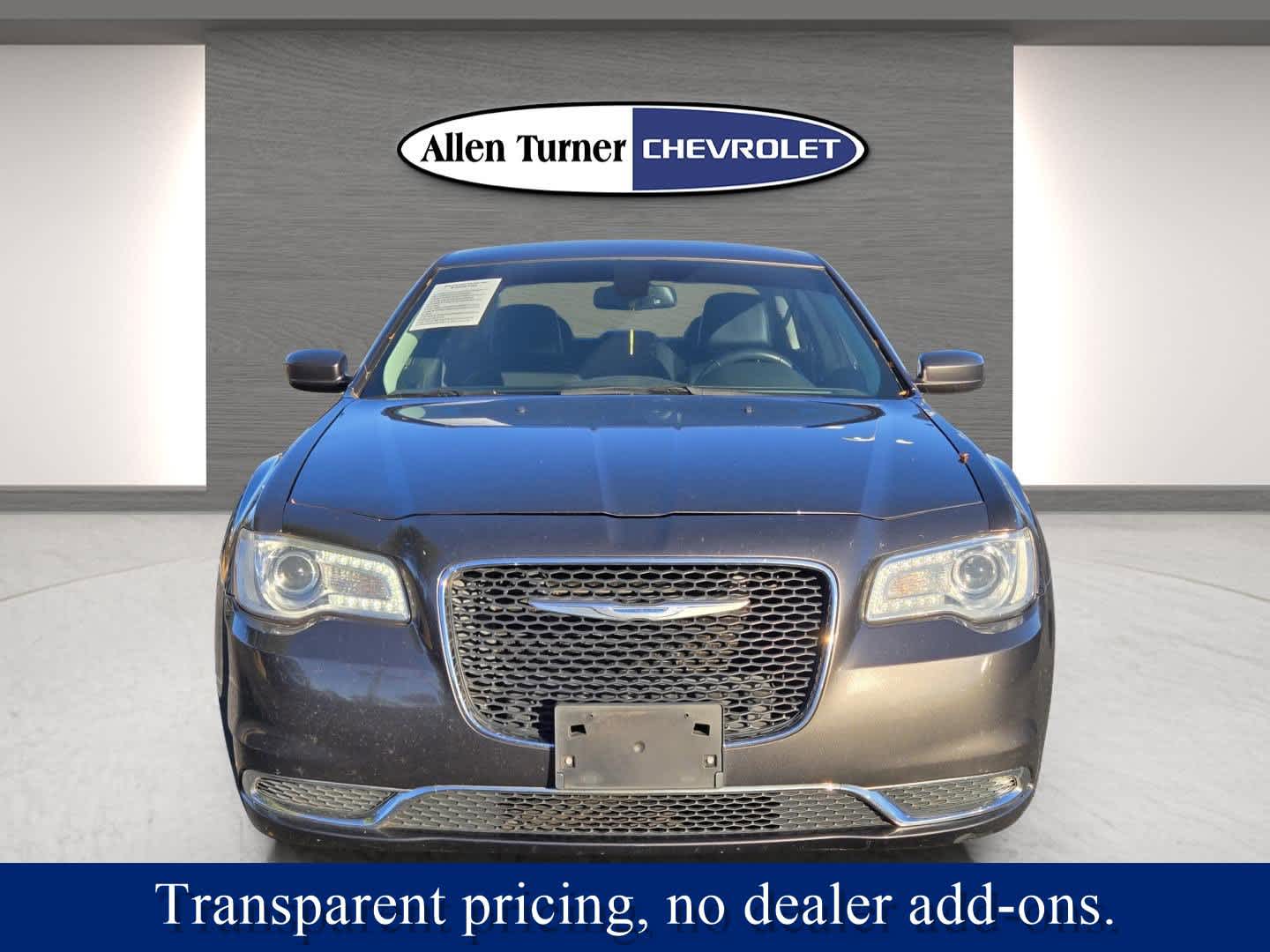 2015 Chrysler 300 Limited photo 3