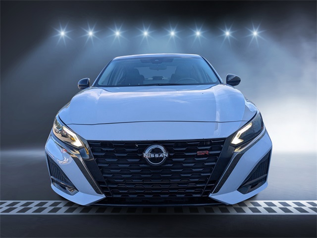 2024 Nissan Altima SR photo 8