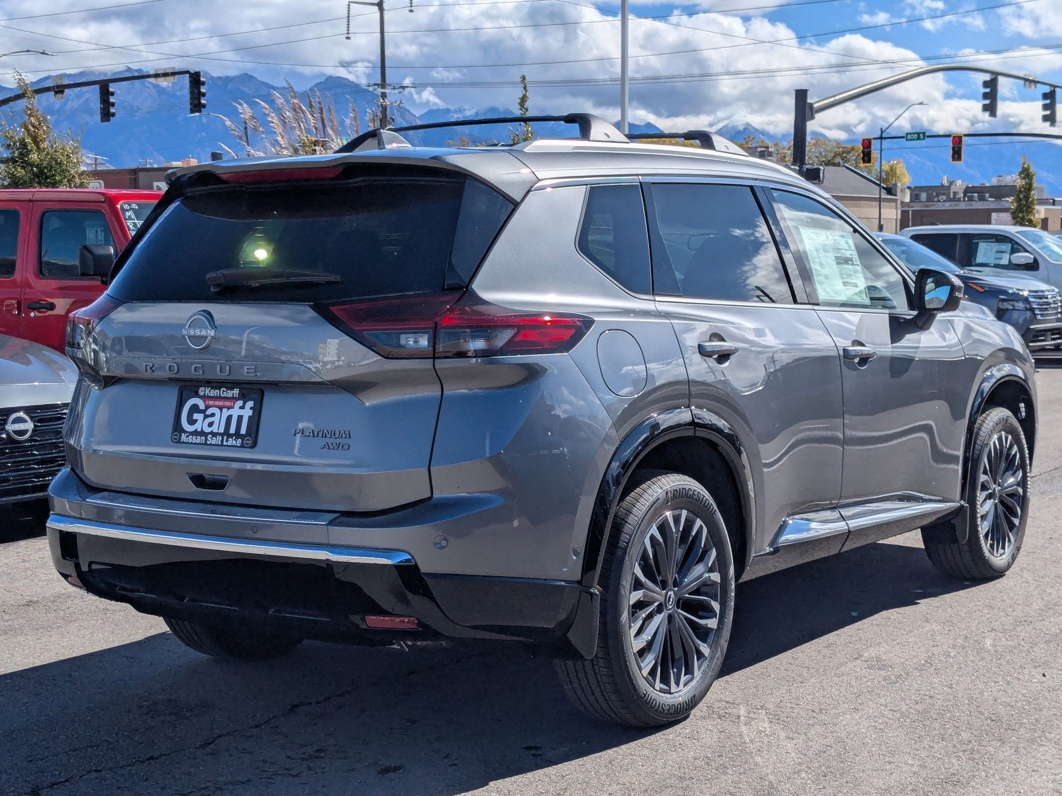 2026 Nissan Rogue Platinum photo 2