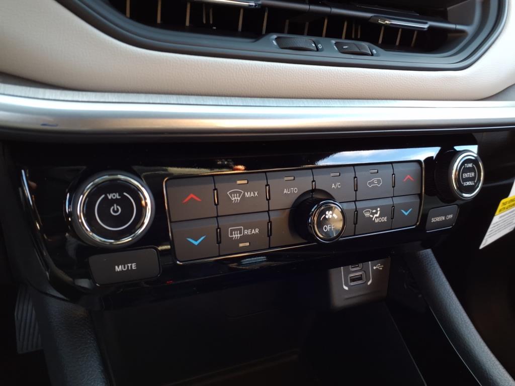 2025 Jeep Compass Limited photo 8