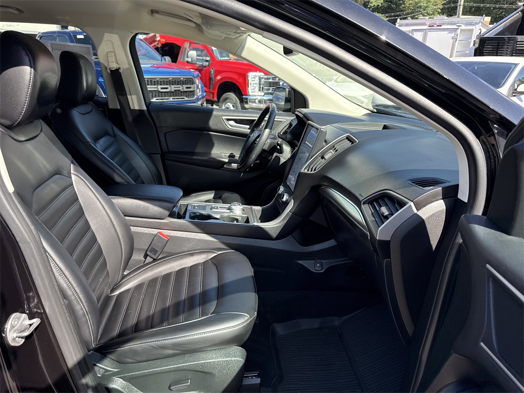 2022 Ford Edge SEL photo 27