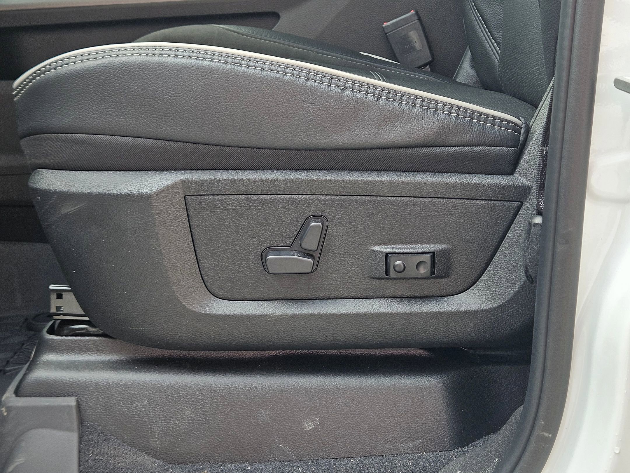 2025 Ram 2500 Laramie photo 18