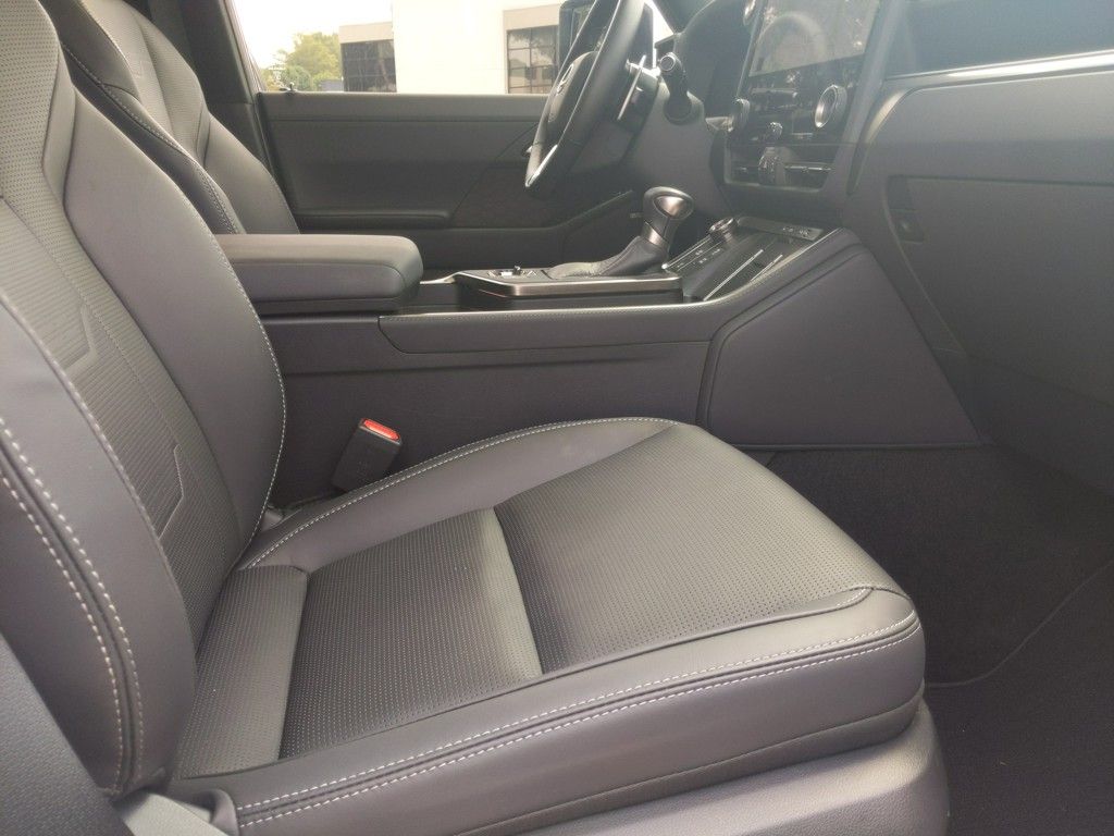 2024 Lexus GX 550 Luxury photo 40