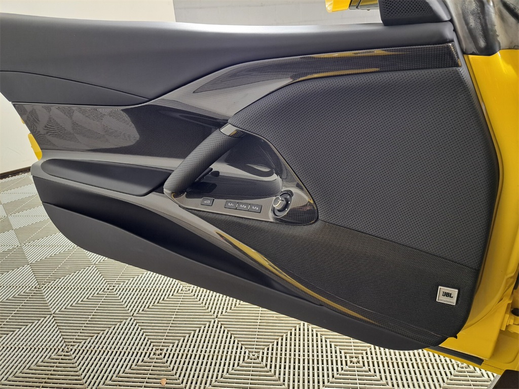 2021 Ferrari 812 GTS Base photo 18
