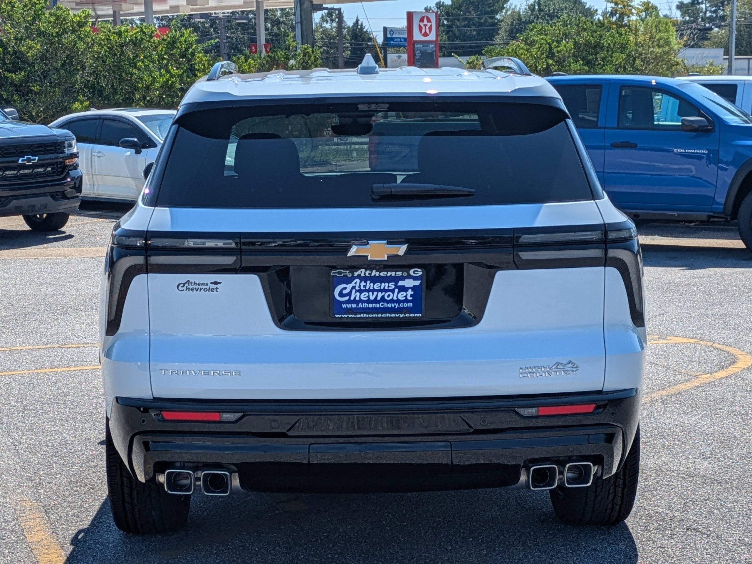 2026 Chevrolet Traverse High Country photo 2