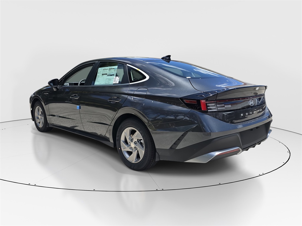 2025 Hyundai Sonata SE photo 4