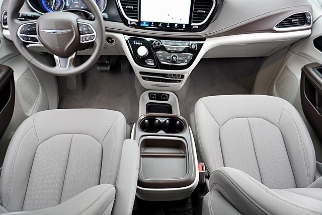 2021 Chrysler Pacifica Touring photo 22