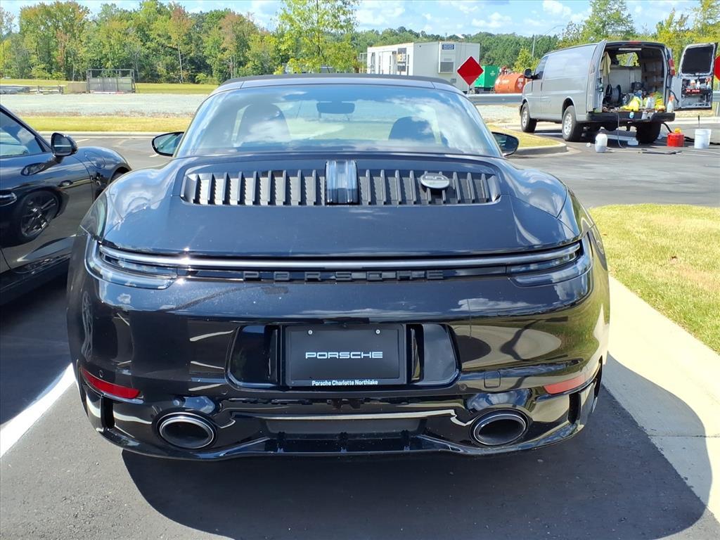 2023 Porsche 911 4 GTS photo 4
