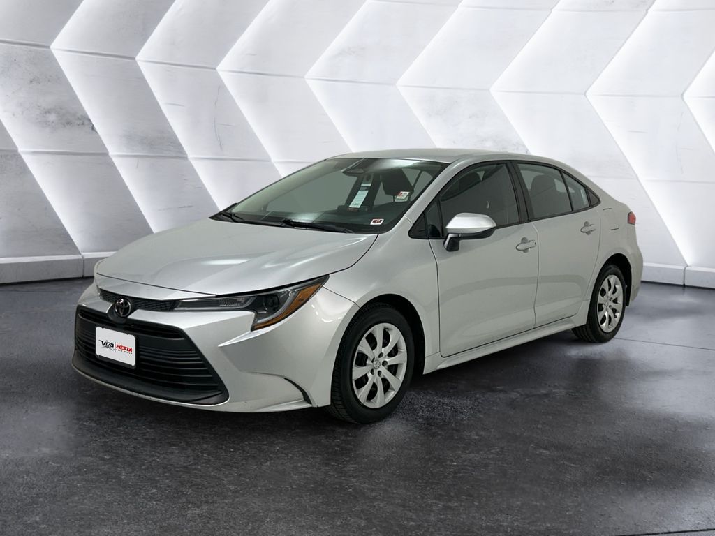 2023 Toyota Corolla LE photo 3
