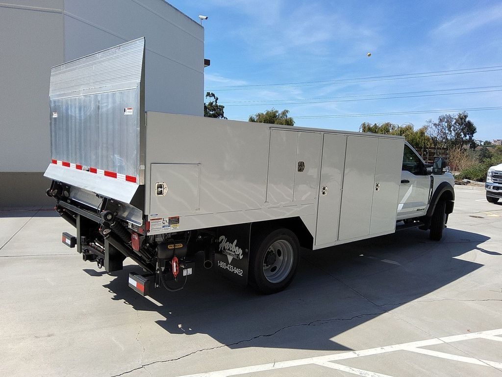 2025 Ford F-550 photo 15