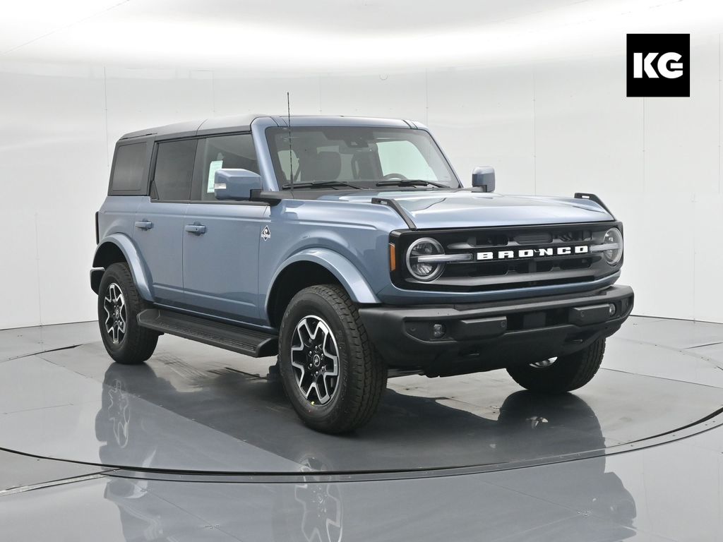 2025 Ford Bronco 4-Door Outer Banks's photo