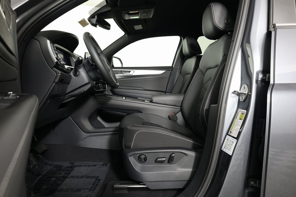 2025 Volkswagen Atlas Cross Sport SE photo 3