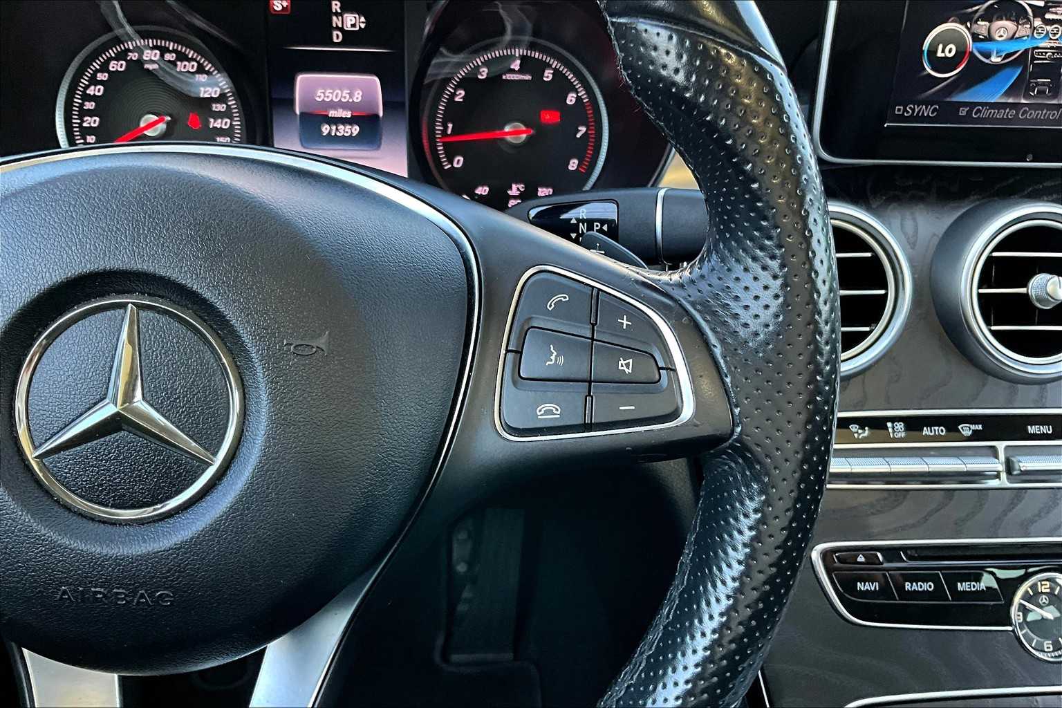 2015 Mercedes Benz C 300 photo 23