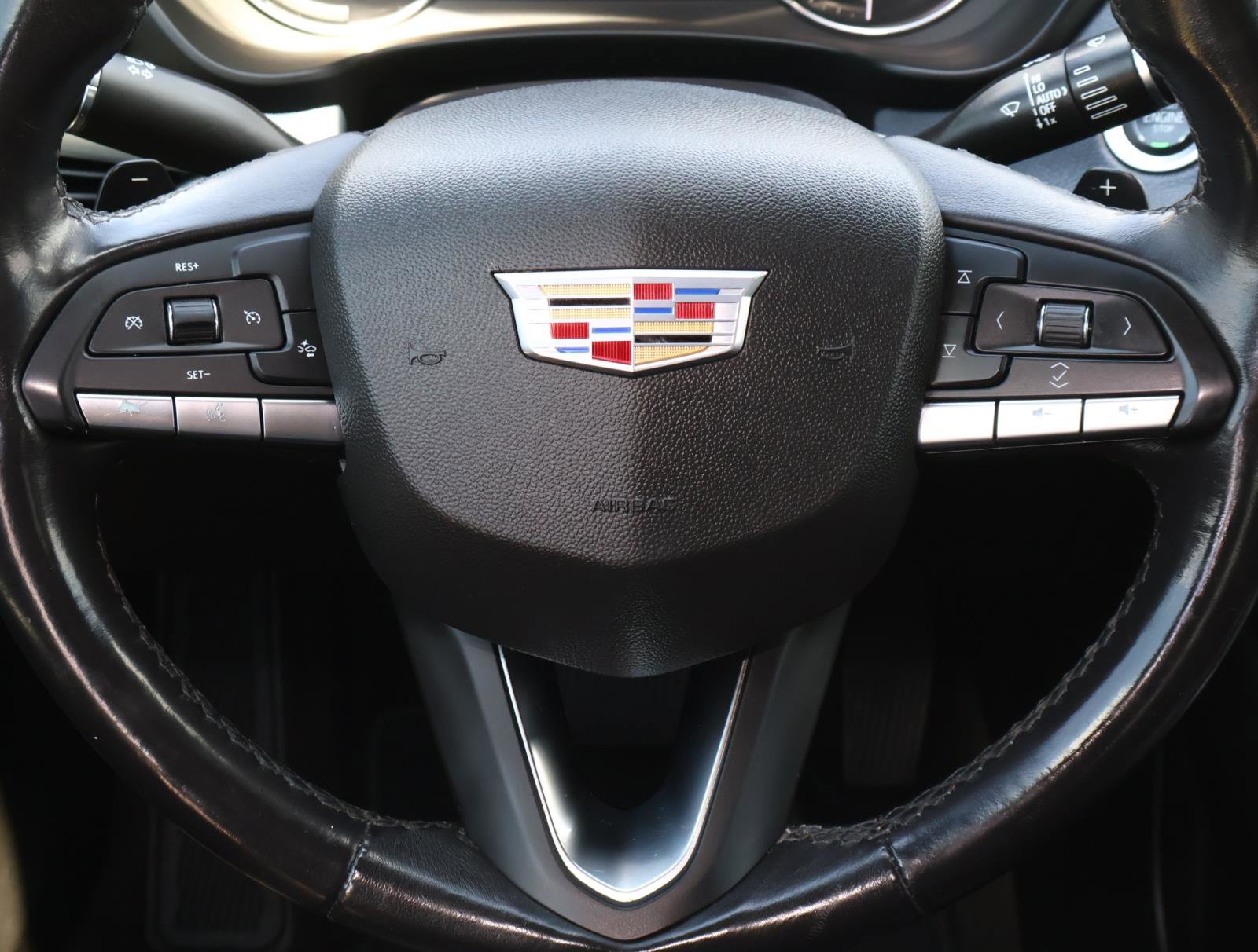 2022 Cadillac XT4 Premium Luxury photo 13