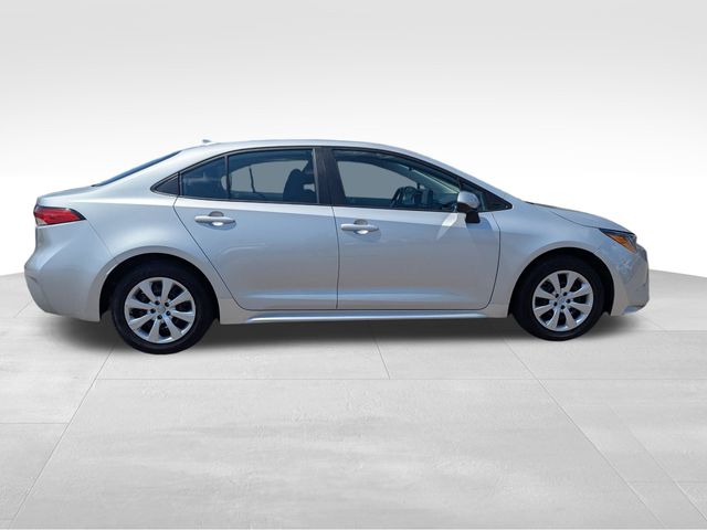2022 Toyota Corolla LE photo 6