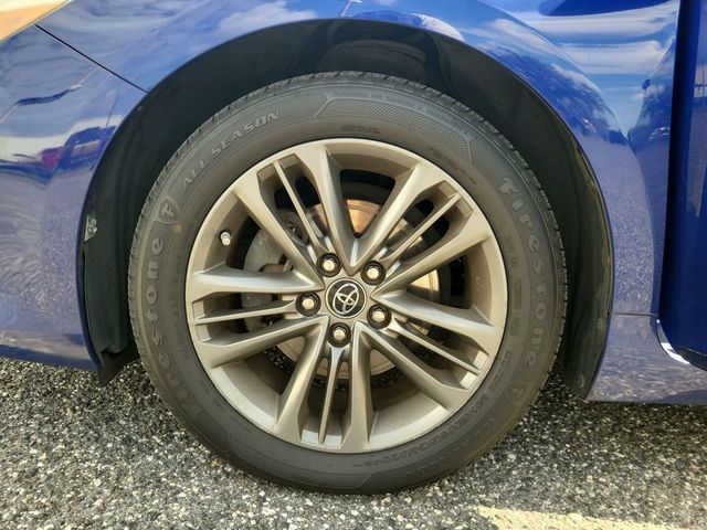 2016 Toyota Camry SE photo 24
