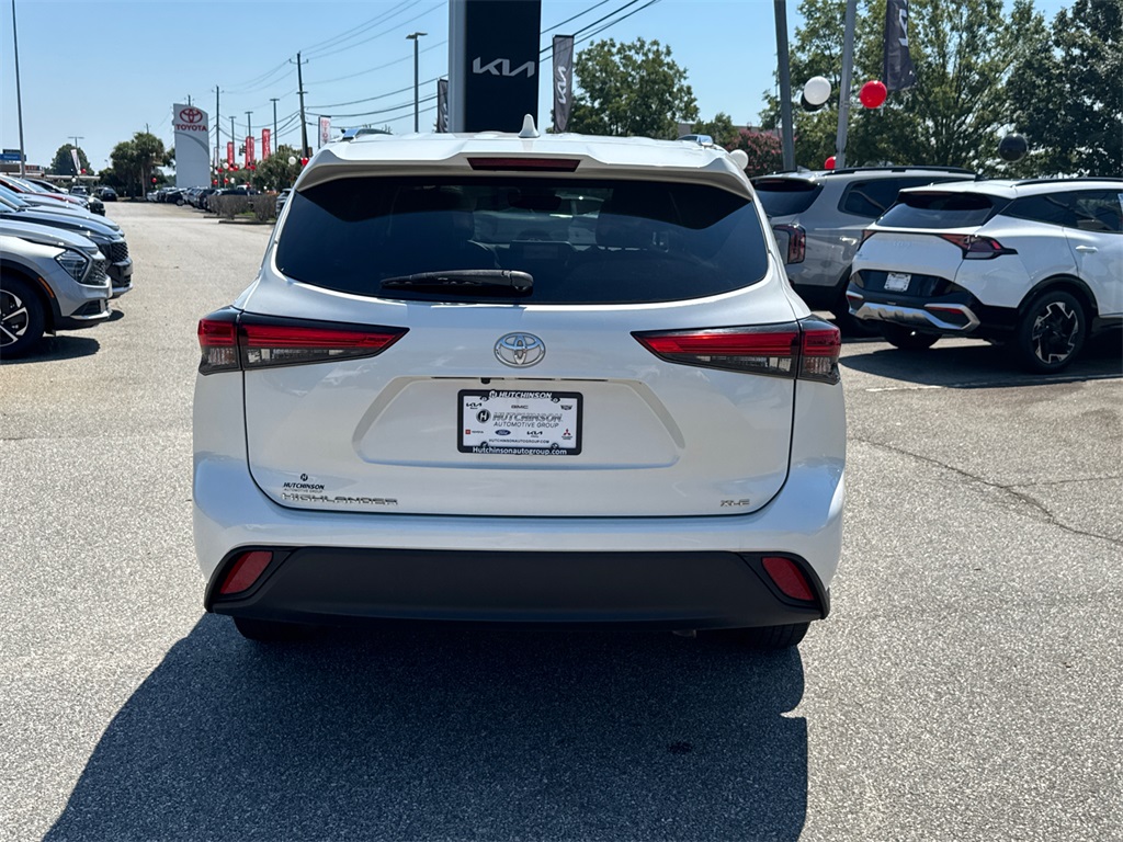 2021 Toyota Highlander XLE photo 4
