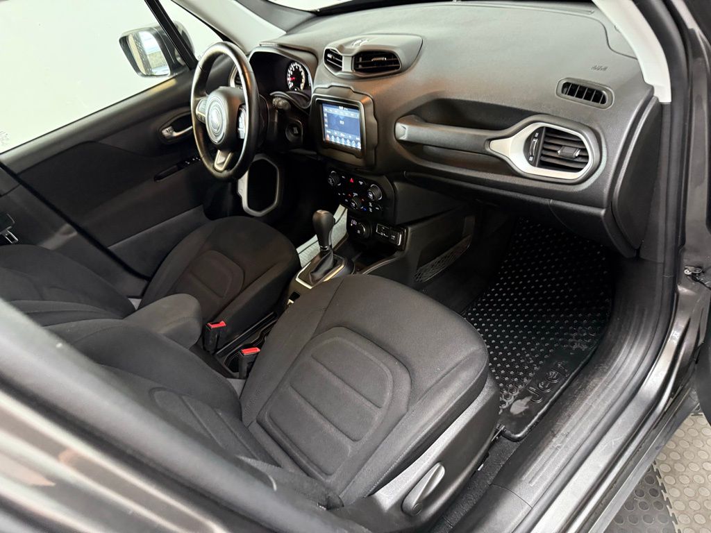 2020 Jeep Renegade Latitude photo 29