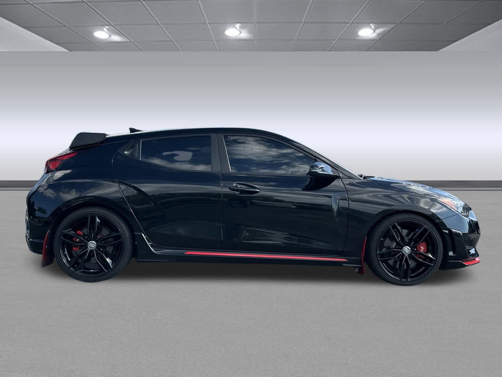 2020 Hyundai Veloster N photo 8