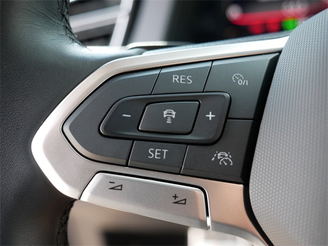 2024 Volkswagen Atlas Cross Sport SEL Premium R-Line photo 25