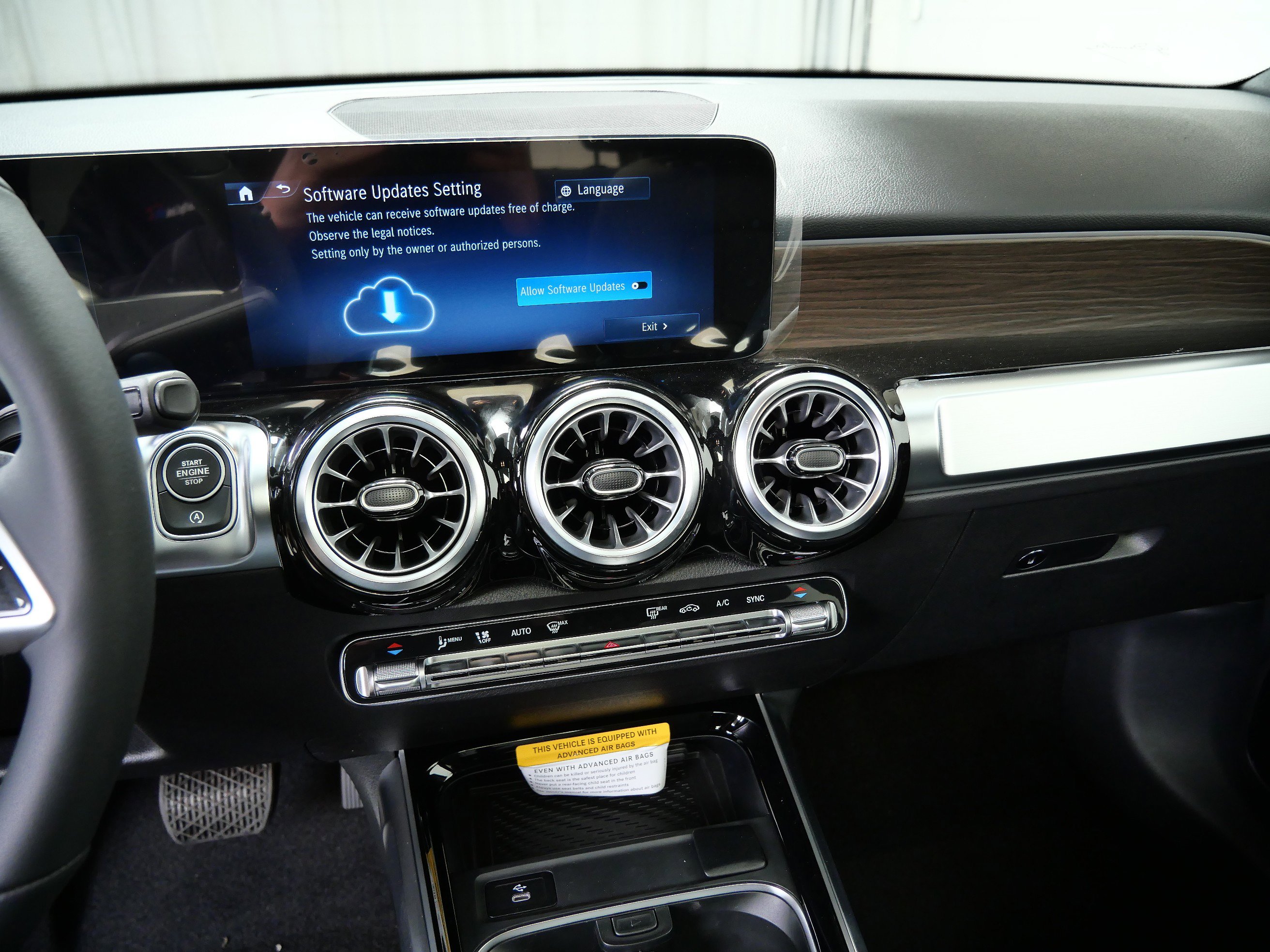 2026 Mercedes Benz GLB 250 4MATIC photo 7