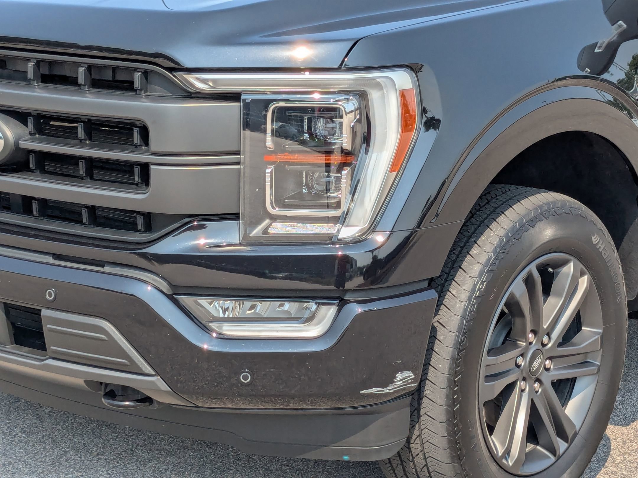 2023 Ford F-150 Lariat photo 2