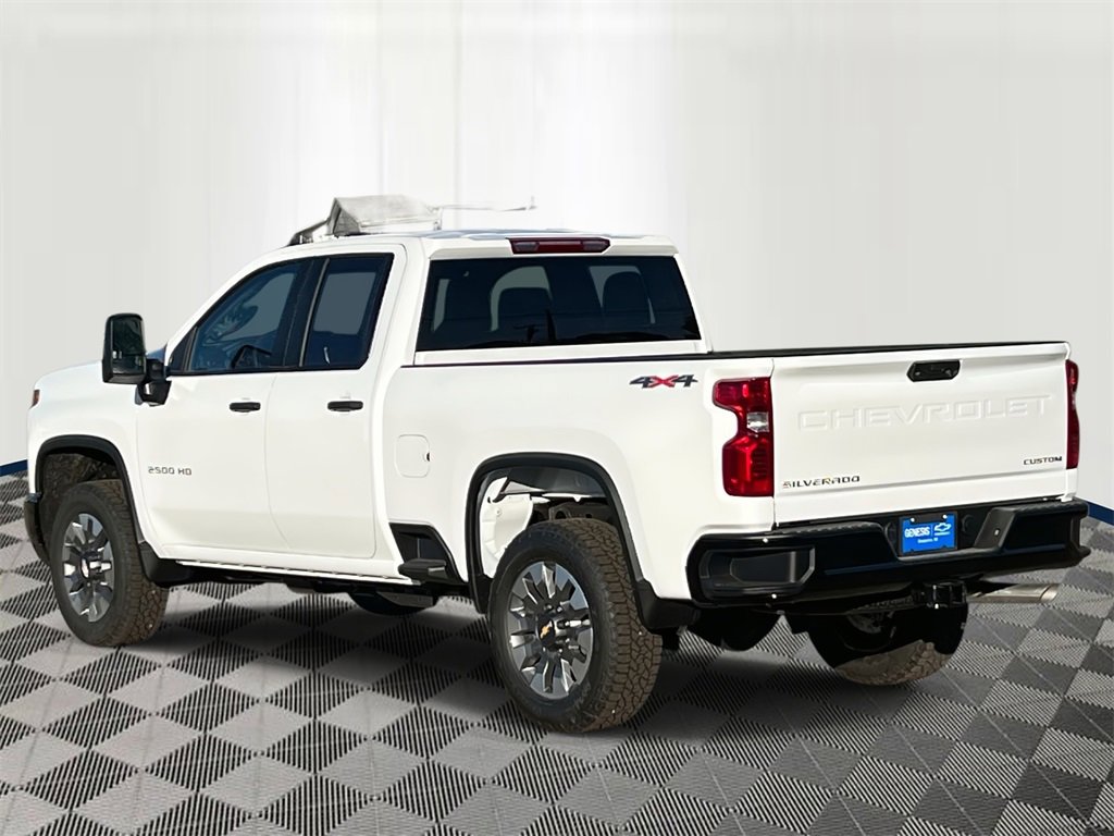 2026 Chevrolet Silverado 2500HD Custom photo 4