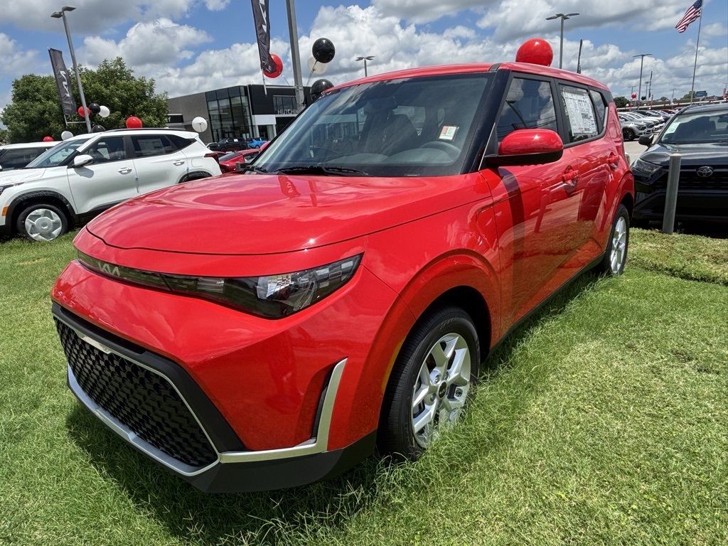 2025 Kia Soul LX S photo 3