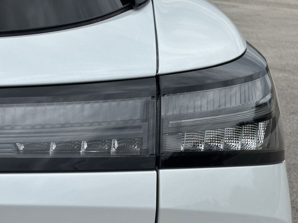 2025 Nissan Murano SL photo 3