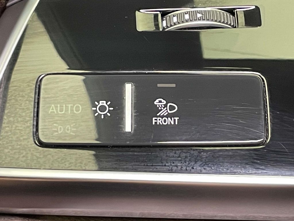 2020 Audi Q8 55 Prestige photo 35