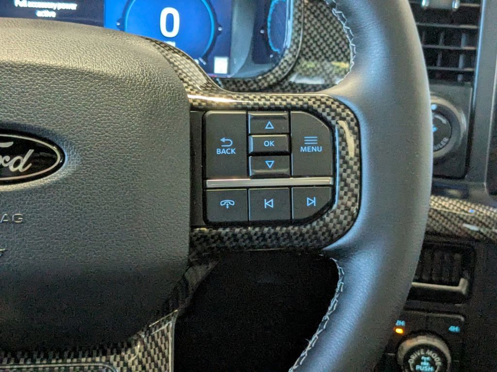 2025 Ford F-150 Lariat photo 25