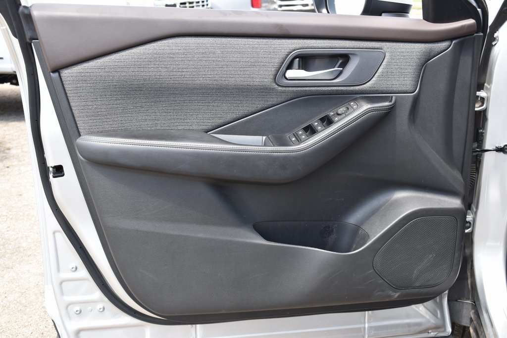 2023 Nissan Rogue SV photo 8