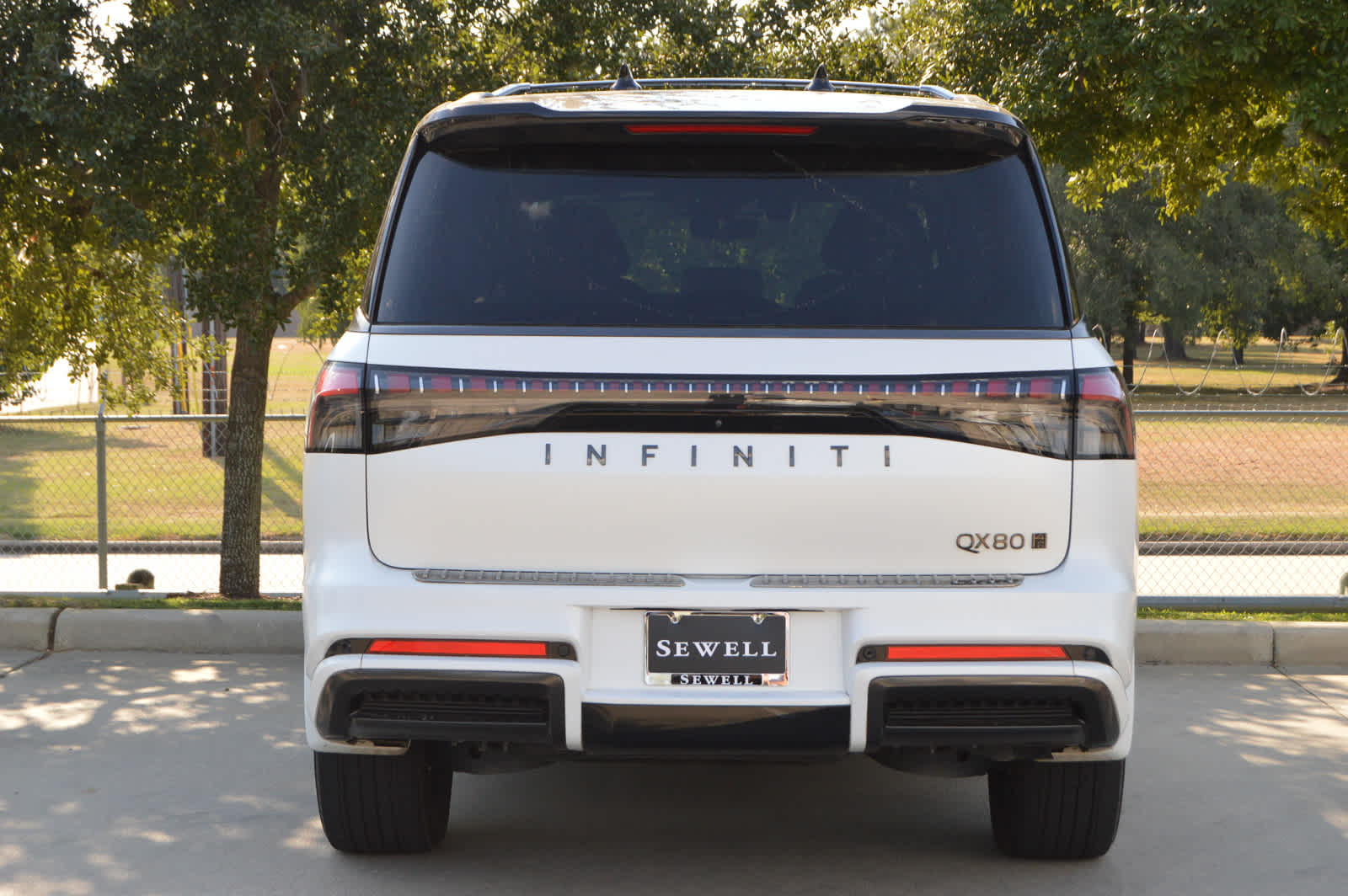 2025 Infiniti QX80 photo 5