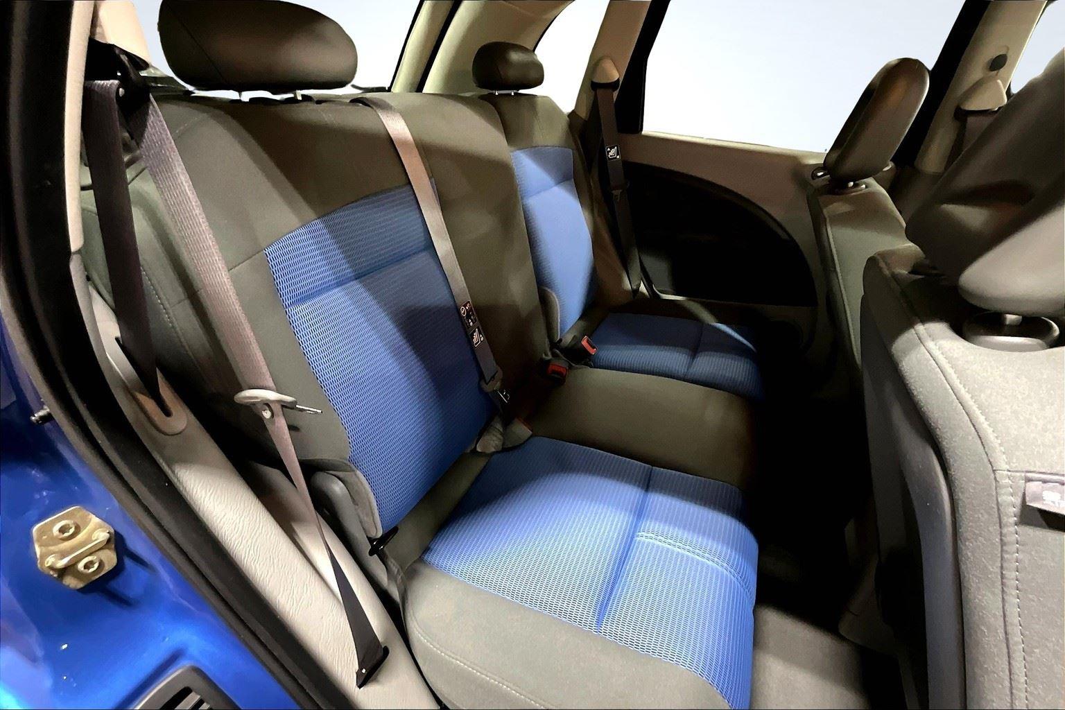 2007 Chrysler PT Cruiser Touring photo 21