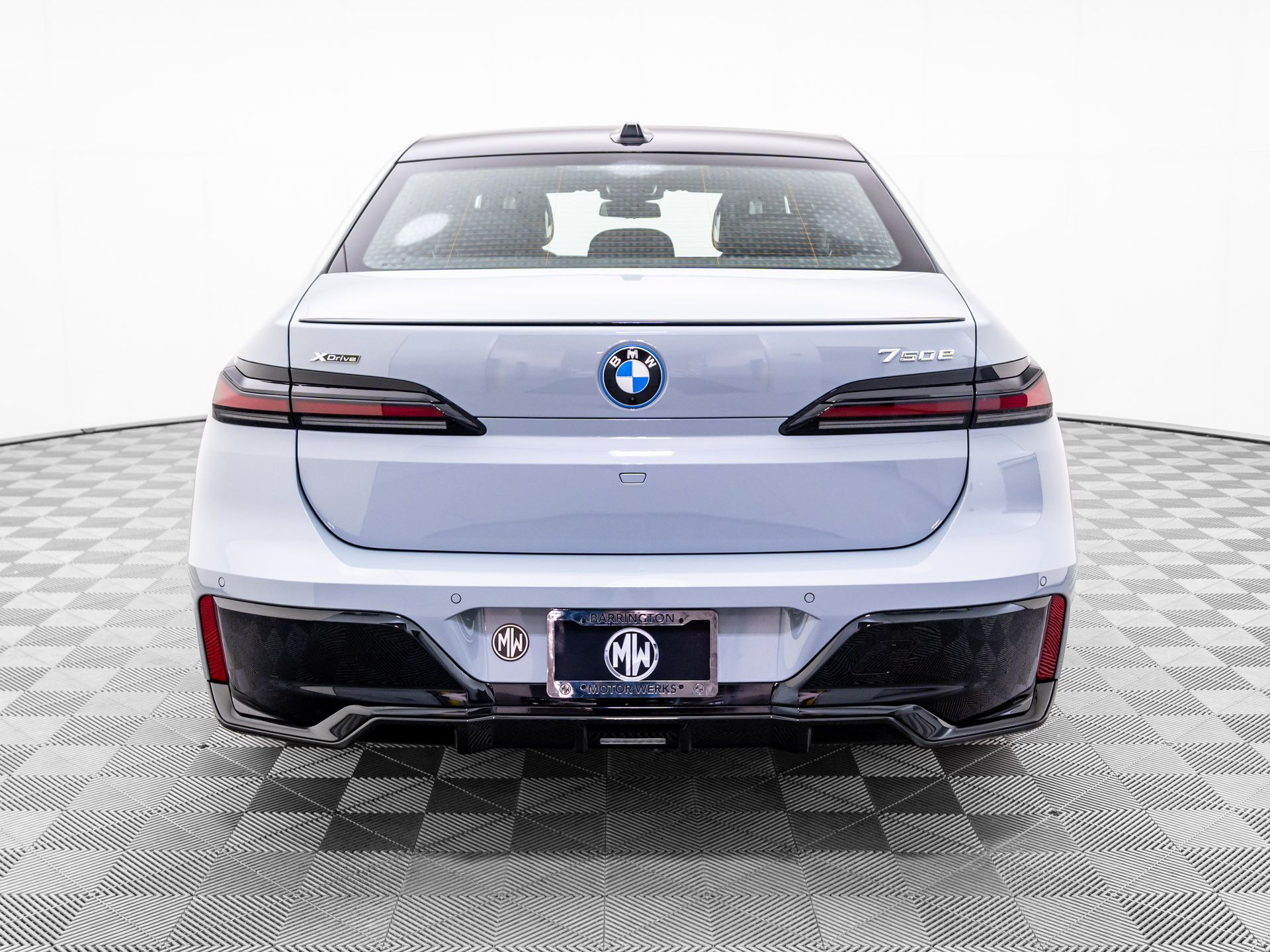 New 2025 Brooklyn Grey Metallic BMW 750e xDrive image 5