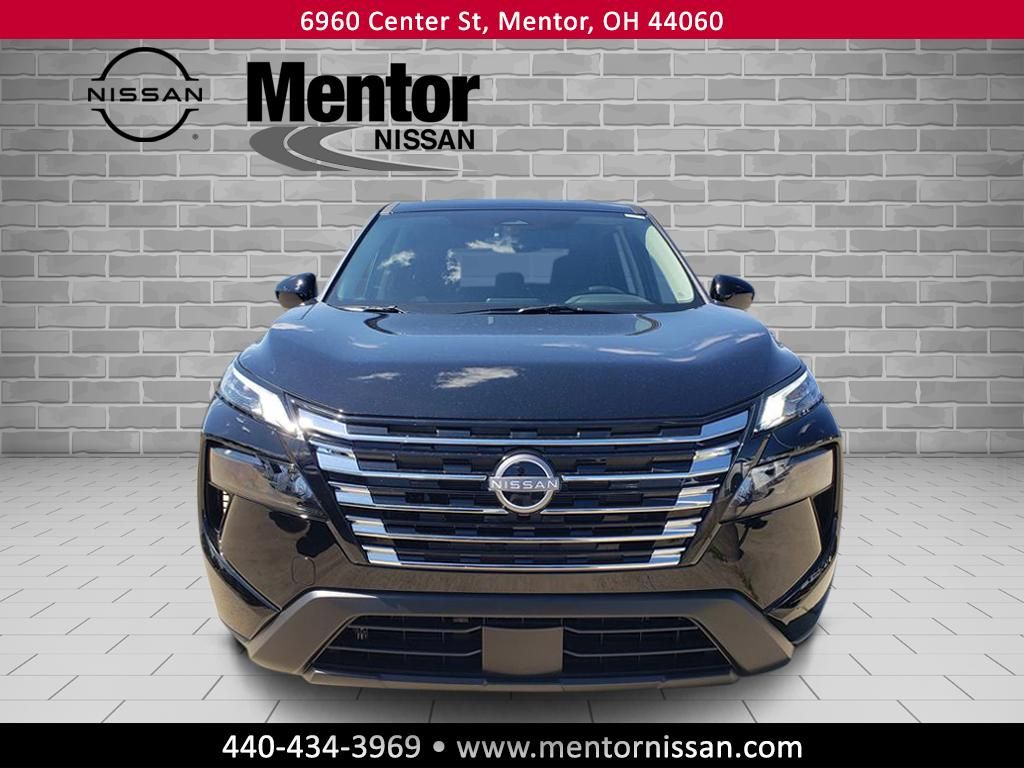 2026 Nissan Rogue SV photo 2