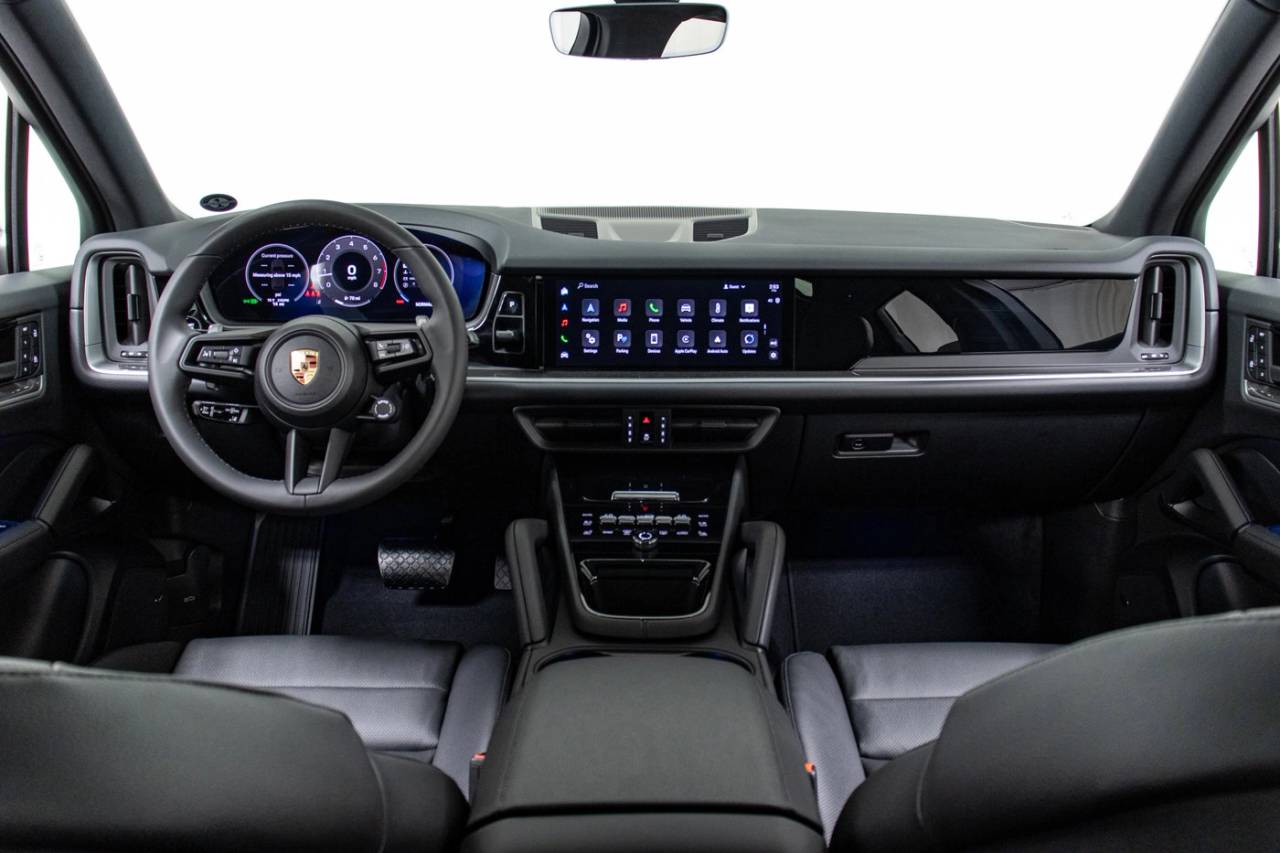 2025 Porsche Cayenne photo 15