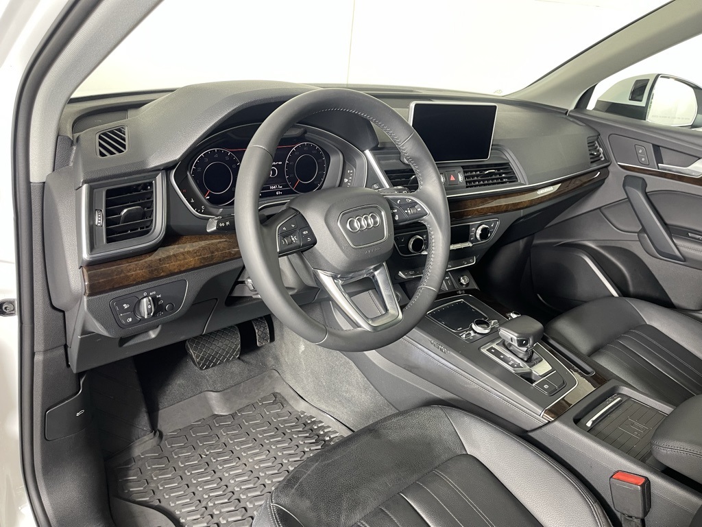 2020 Audi Q5 45 Premium Plus photo 4