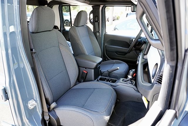 New 2025 Anvil Clear-Coat Exterior Paint Jeep Sport image 17