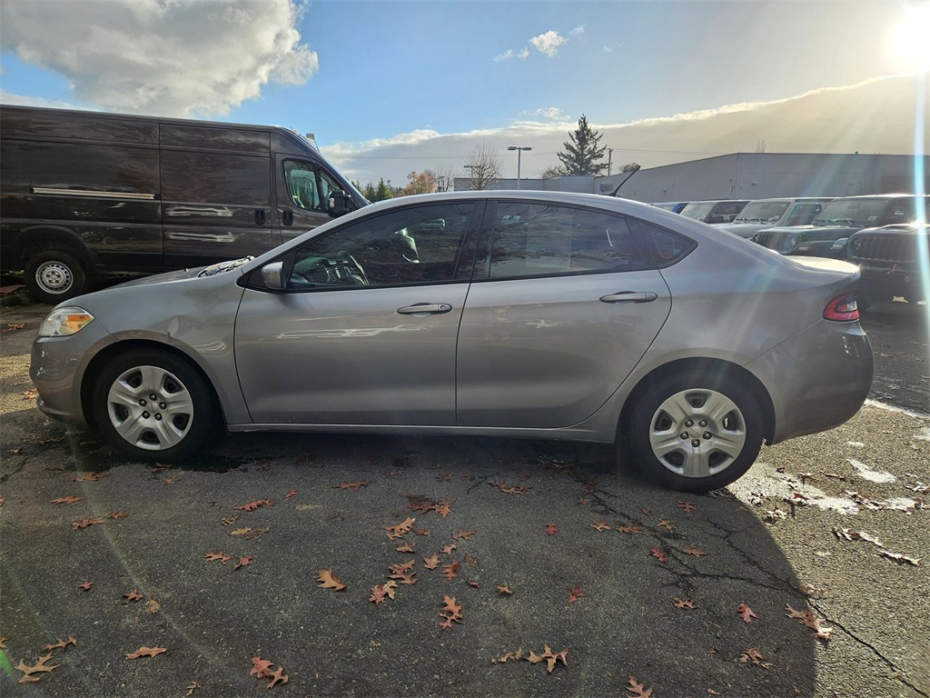 2015 Dodge Dart SE photo 4