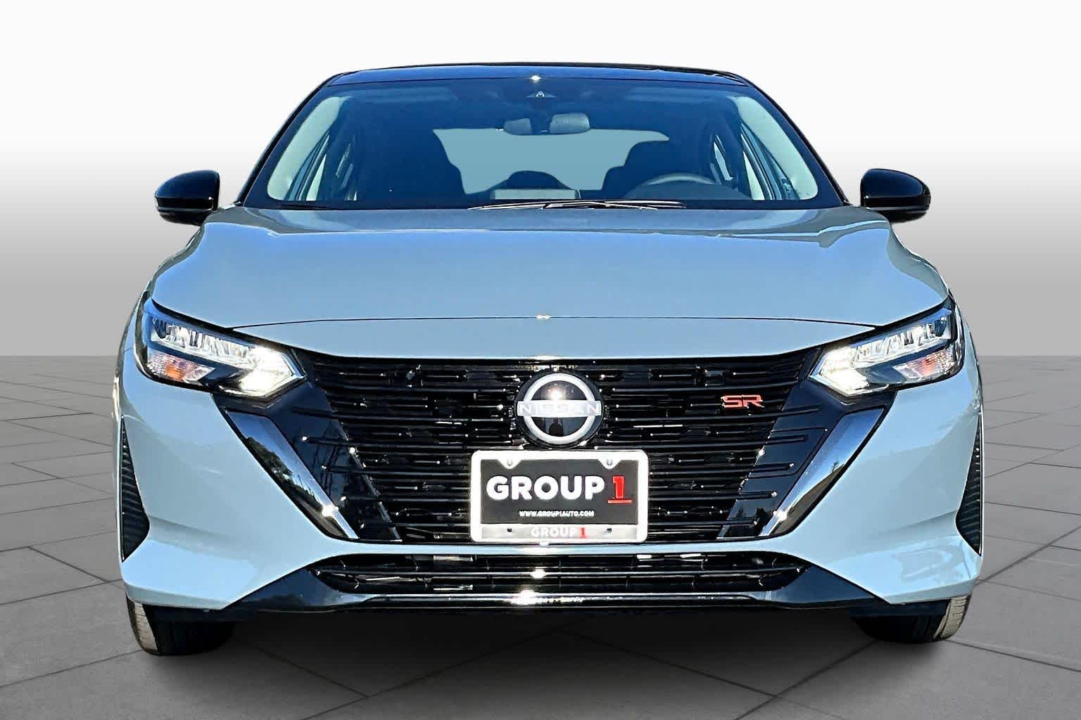 2025 Nissan Sentra SR photo 3