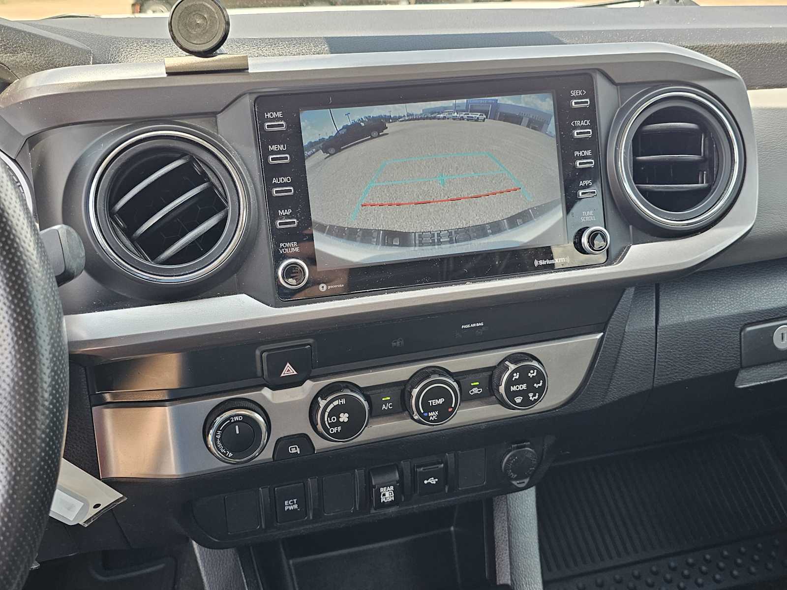 2020 Toyota Tacoma SR5 photo 9