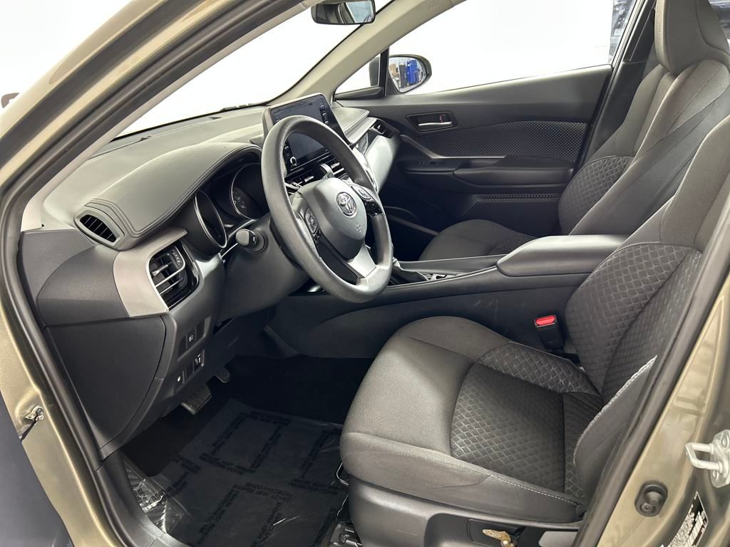 2021 Toyota C-HR photo 12