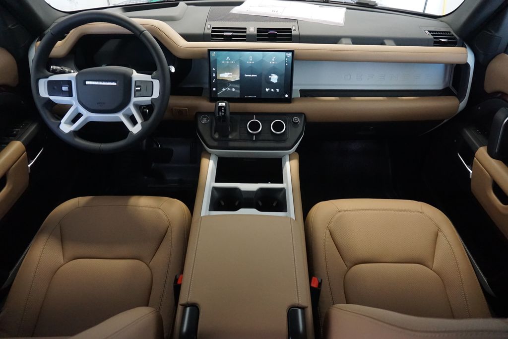 2025 Land Rover Defender 130 X-Dynamic SE photo 9