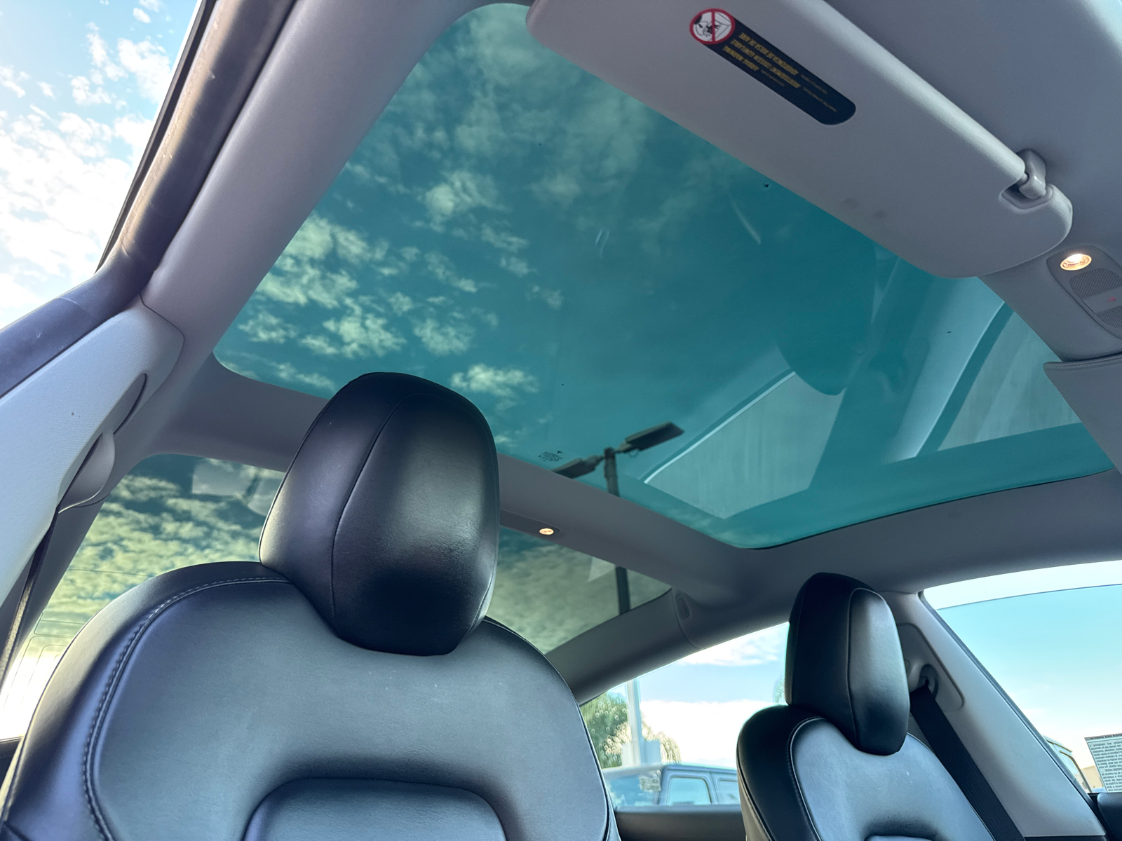 2019 Tesla Model 3 photo 2