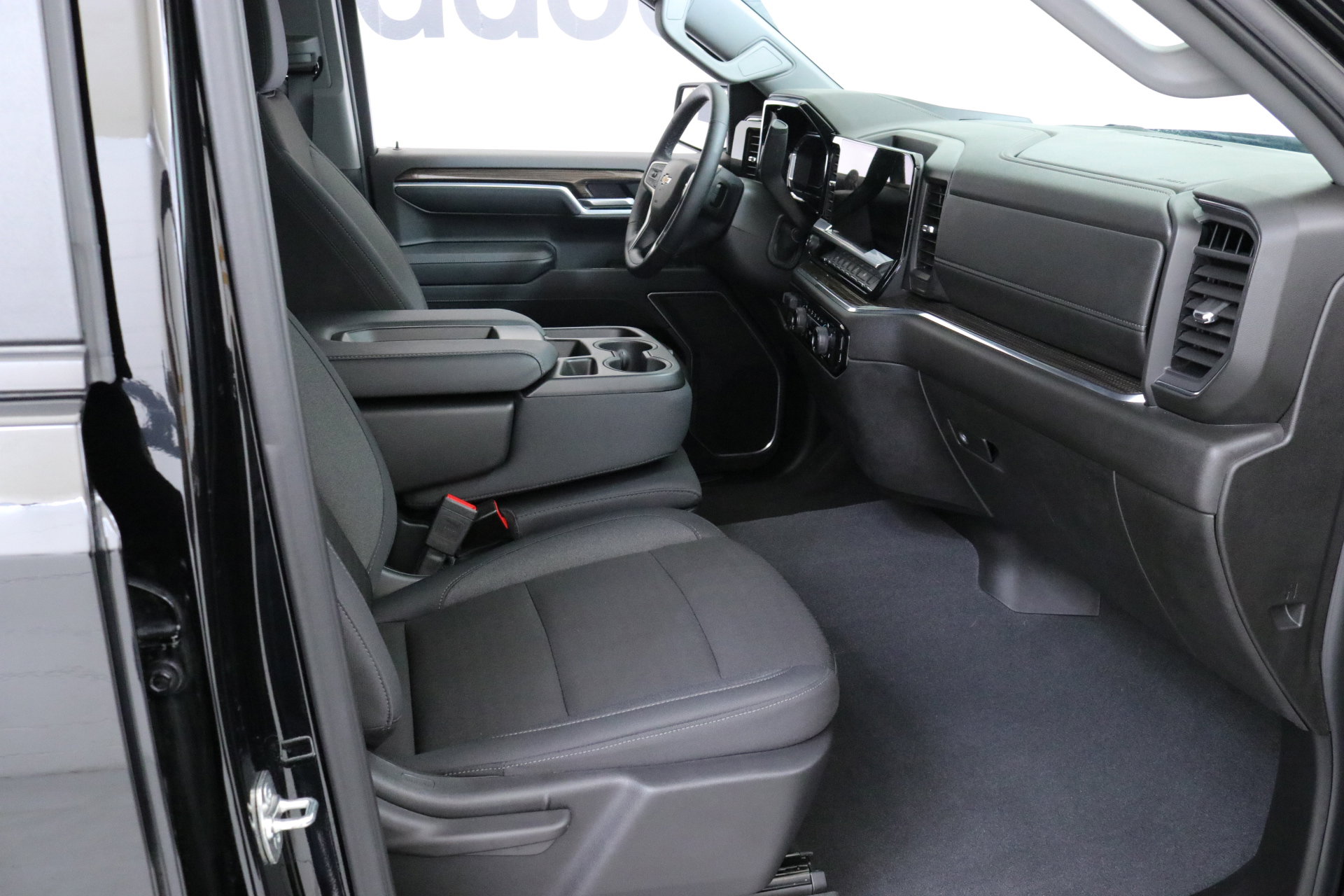 2025 Chevrolet Silverado 1500 LT photo 27