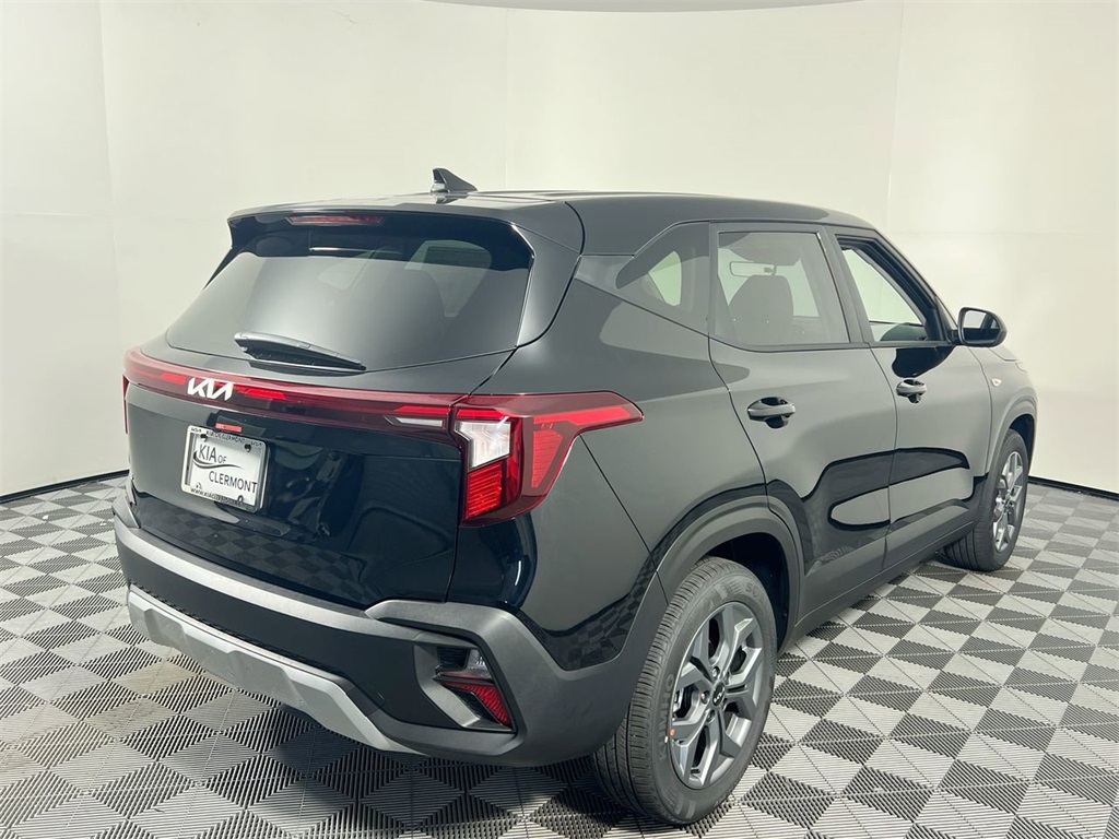 2026 Kia Seltos LX photo 2