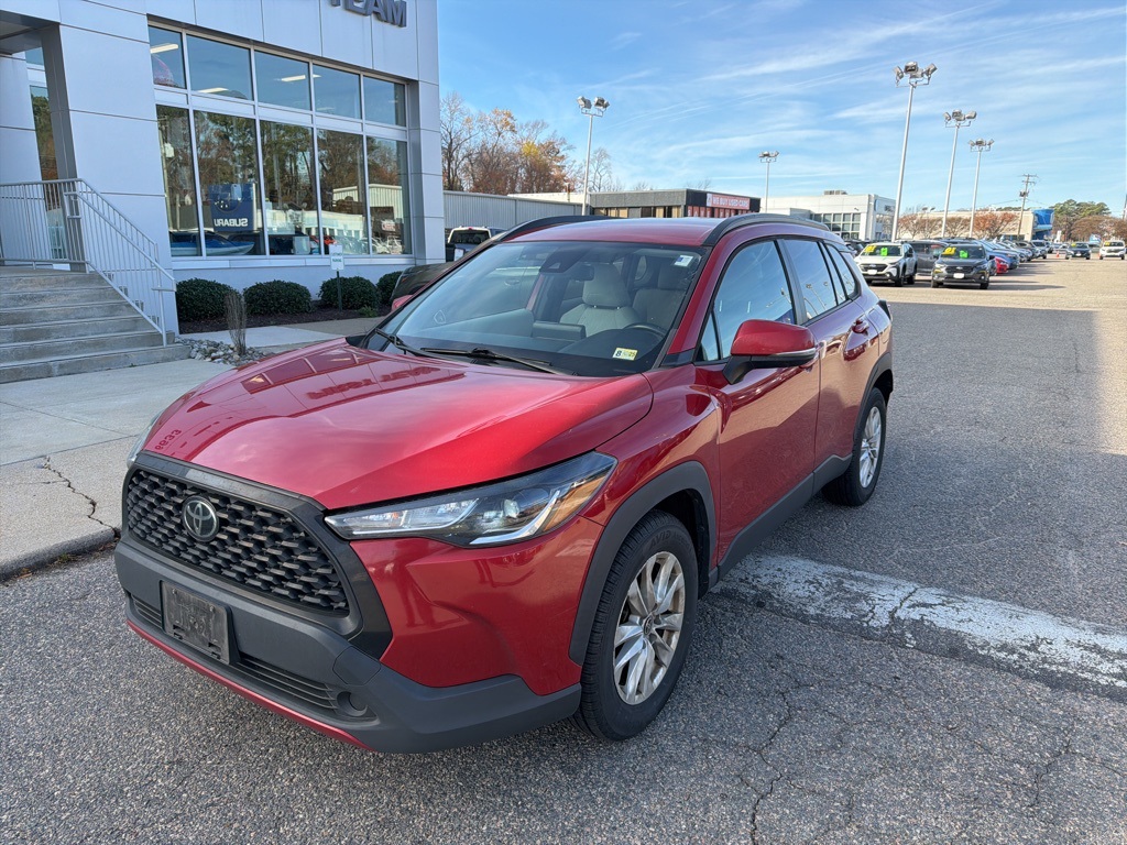 2022 Toyota Corolla Cross LE photo 3