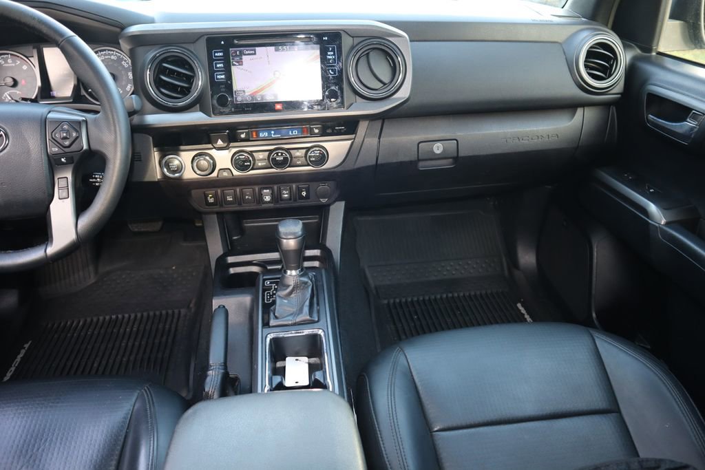 2018 Toyota Tacoma TRD Sport photo 14