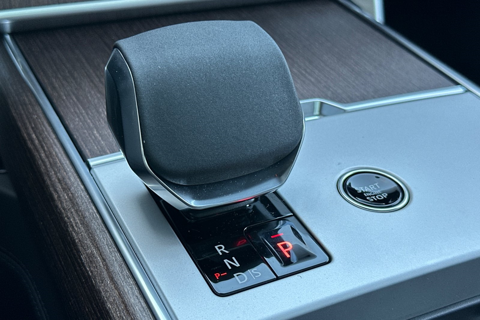 2025 Land Rover Range Rover SE photo 22